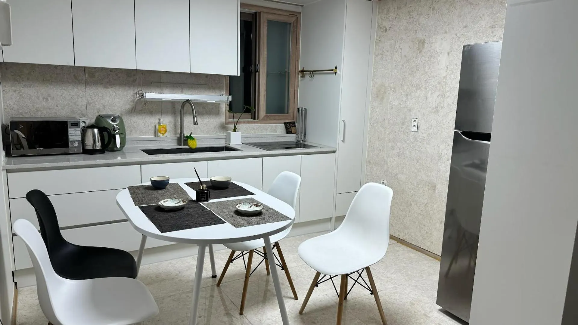 Sunshinehouse #Hotplace Seoul Lägenhet